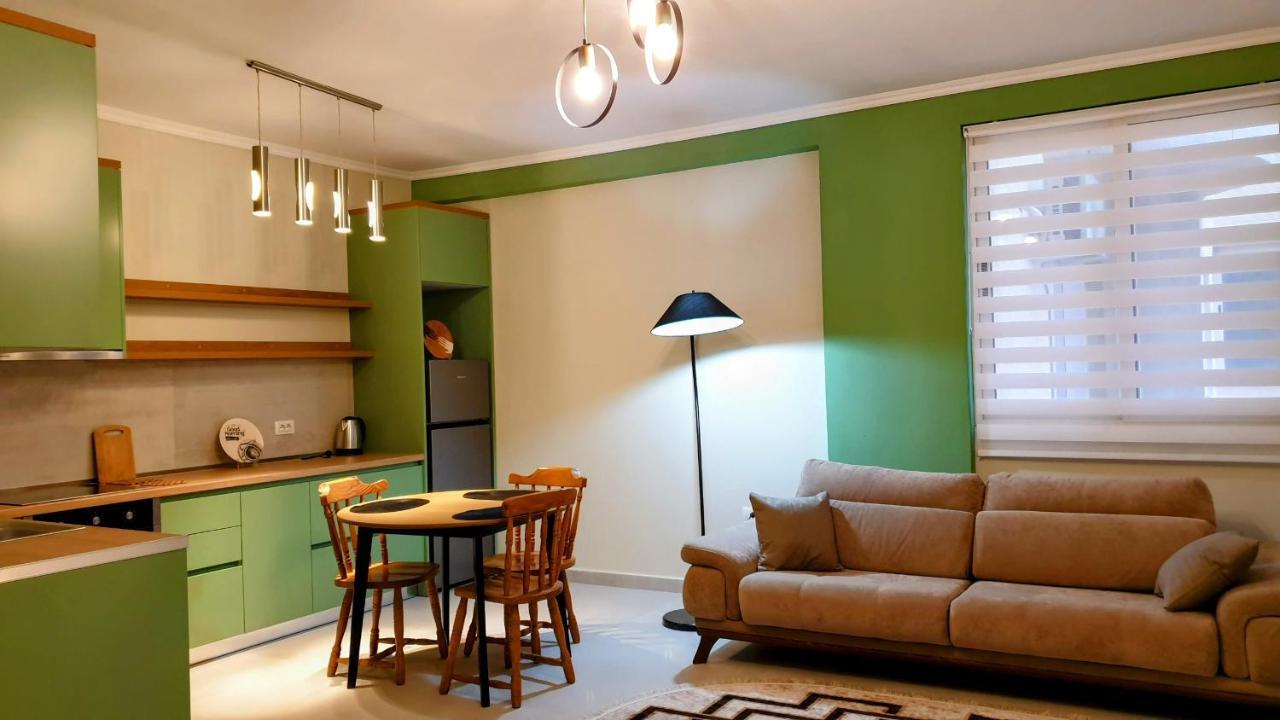 Green Trails Apartment - Fully Renovated With Mountain View ディヴィアーケ エクステリア 写真